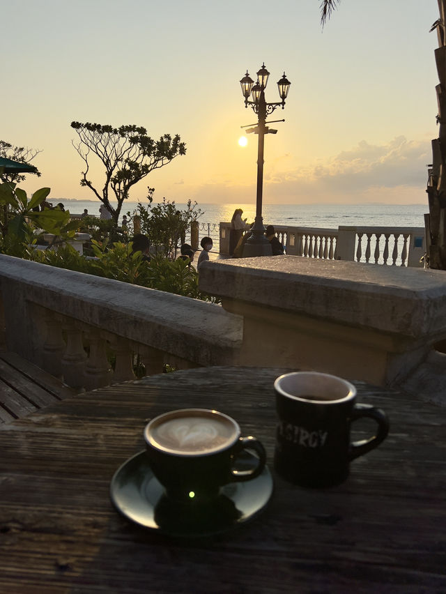 サンセットを見ながらコーヒーを…