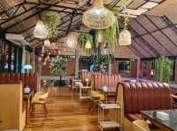 “โอ​ยั๊วะ​เมืองโบราณ​” ร้านอาหารบางปู