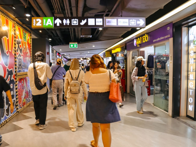 รีวิว MBK Center 🛍️ (ที่เที่ยวติดรถไฟฟ้า🚆) 