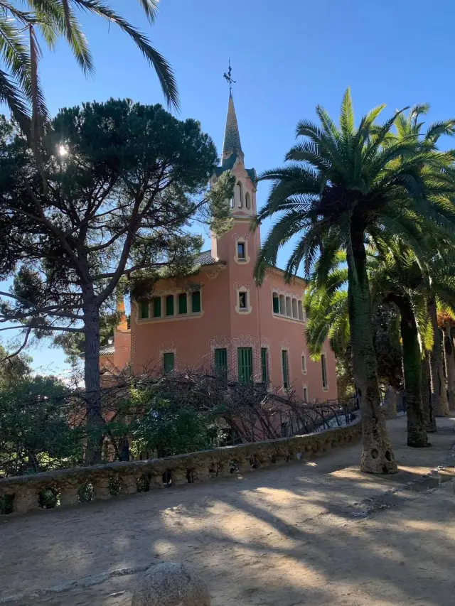 💚Stunning Famous Park in Barcelona👍A MUST Visit👍