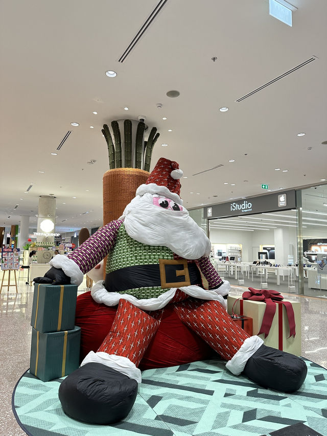 🎄Happiness Shines In The City Of Gems 💎