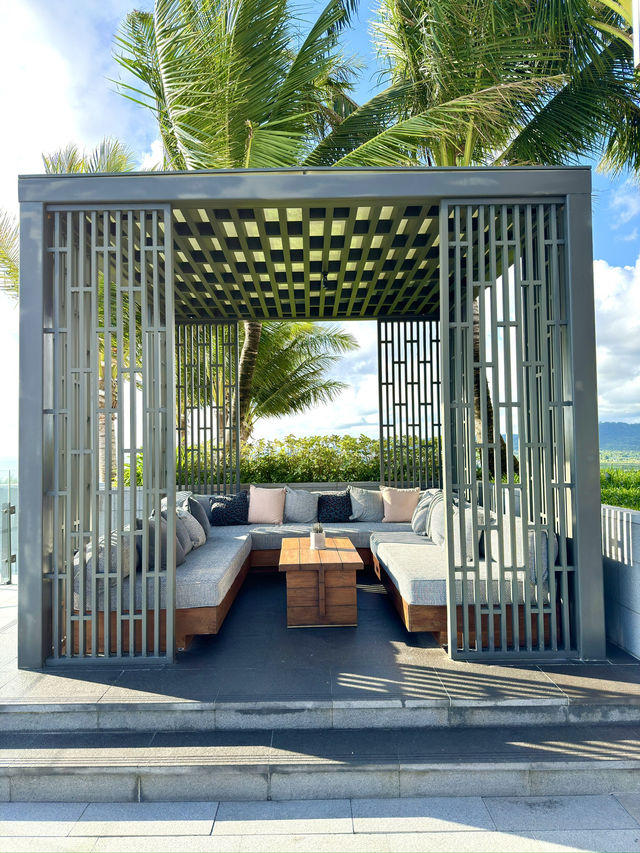 ベトナム　フーコック島観光　Regent Phu Quoのrooftop poolは最高だぞ！