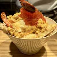 【京都・祇園】目の前で仕上げる海老天とじ丼「京都天ぷら 天のめし 祇園本店」
