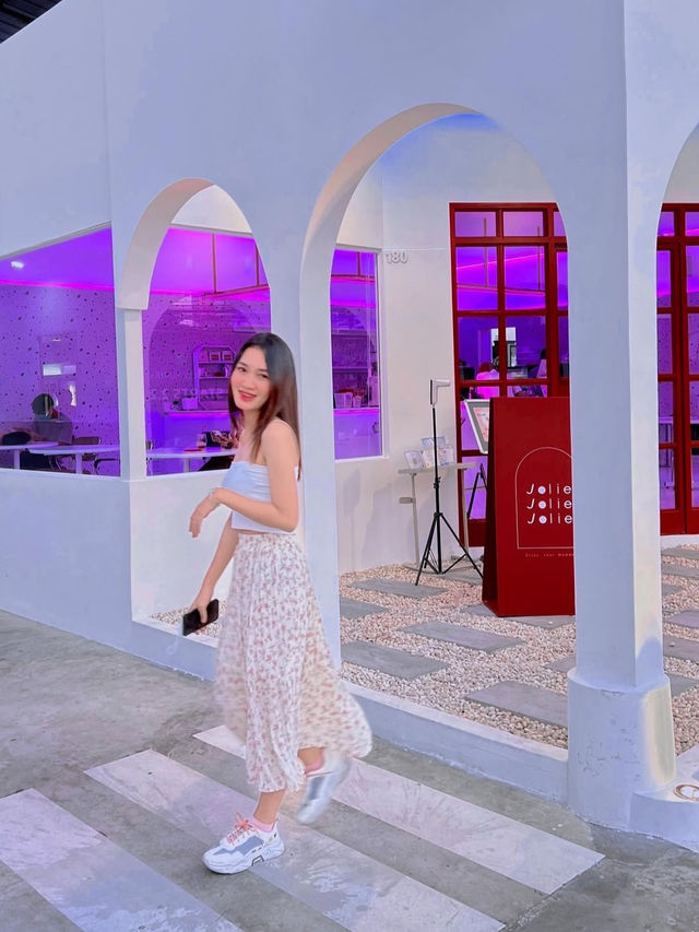Jolie Cafe&Bar🦪🥂