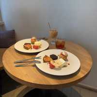 【神戸】贅沢デザートプレートが食べられるカフェ