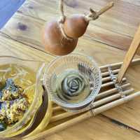  Hua Cha Tea House กาญจนบุรี ร้านชาลับริมน้ำ