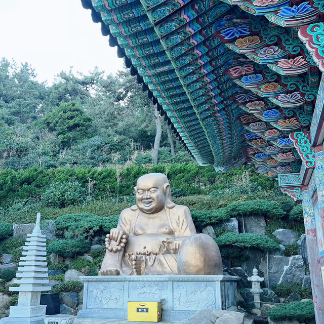 Serenity by the Sea: A Visit to Yonggungsa Temple 🇰🇷