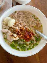 ‘มิถุนา’ ก๋วยเตี๋ยวต้มยำมะนาวสด ให้เครื่องเยอะ!