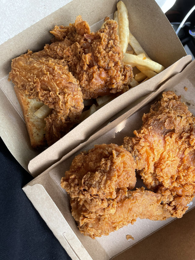 Popular spot for fried chicken lovers in Jeli