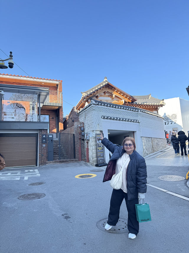 Bukchon Hanok Village หมู่บ้านสไตล์โซชอน