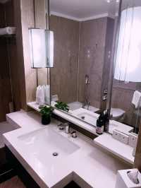 Orchard Hotel Singapore: Quick Check-in & Upgraded!😇