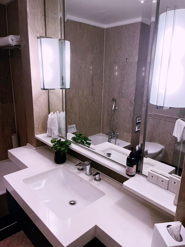 Orchard Hotel Singapore: Quick Check-in & Upgraded!😇