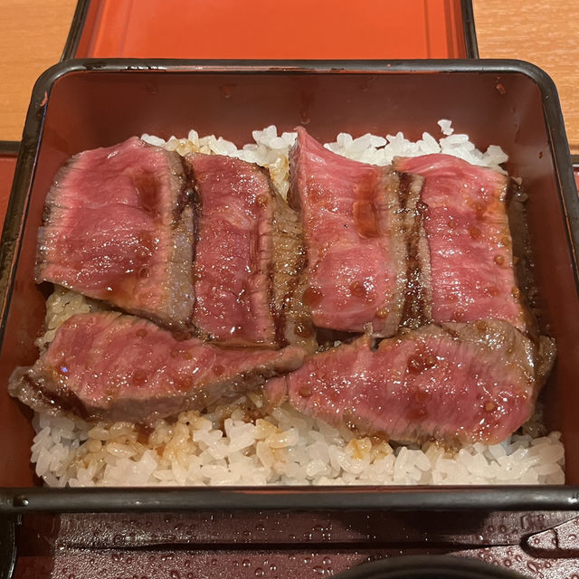 嵐山喜重郎燒牛肉三吃！調味和炭燒香一流🤤
