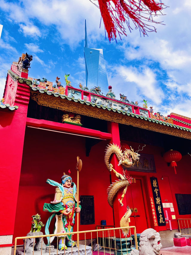 “Guan Di Temple - A Timeless Sanctuary of Strength and Devotion!”