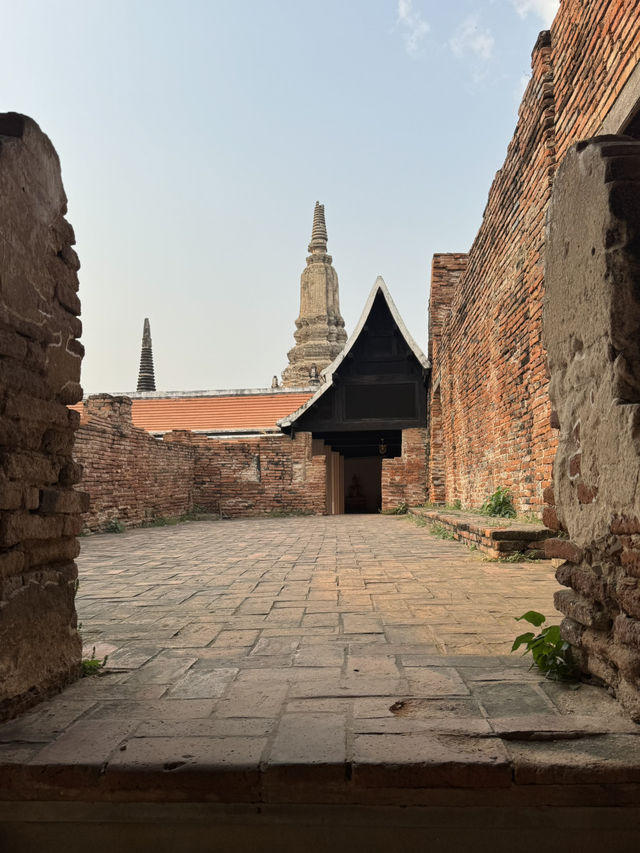 วัดพุทไธสวรรย์ สายมูต้องมาเสริมโชคลาภและพลังศรัทธา