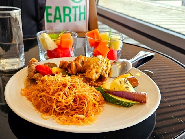 Back to the Golden Lounge where you can enjoy the facilities and food