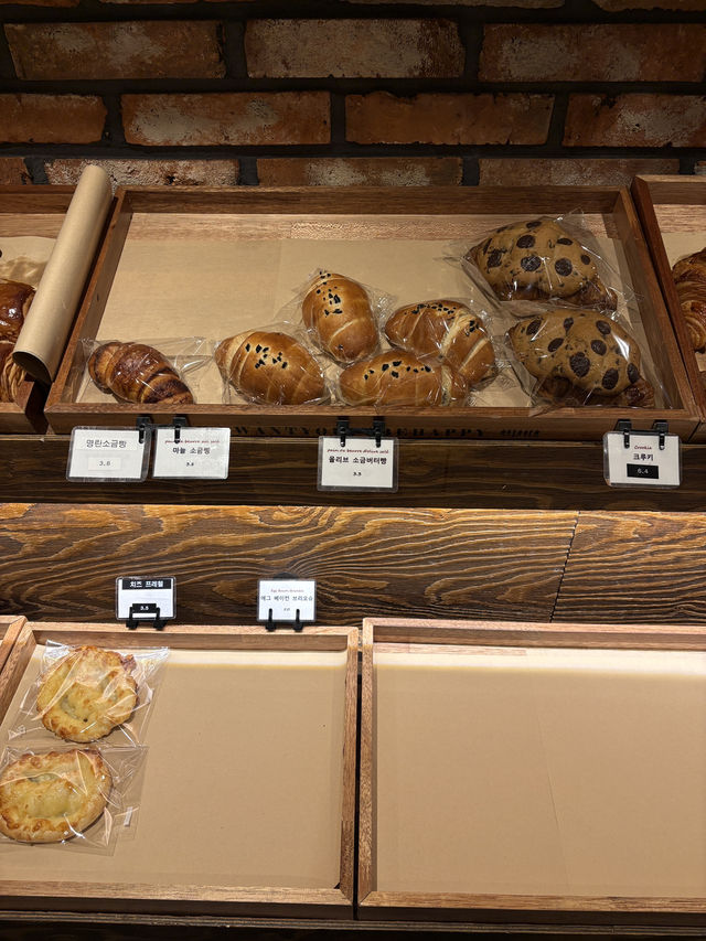 프라이빗하고 감성적인 베이커리 ‘마룬브레드’🥖🍞