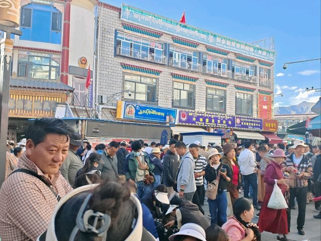 Exploring Barkhor Street: A Lively Market and an Unforgettable Photo Shoot