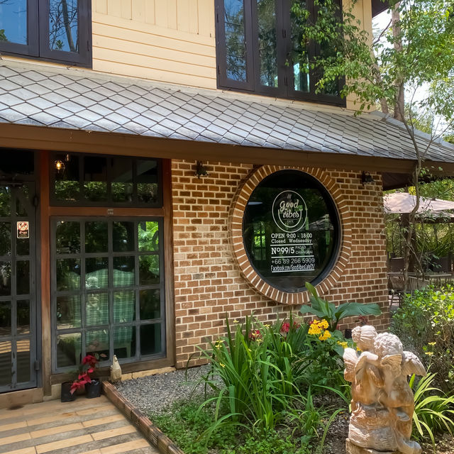 Good Vibes Cafe คาเฟ่ที่เต็มไปด้วยบรรยากาศดี ๆ