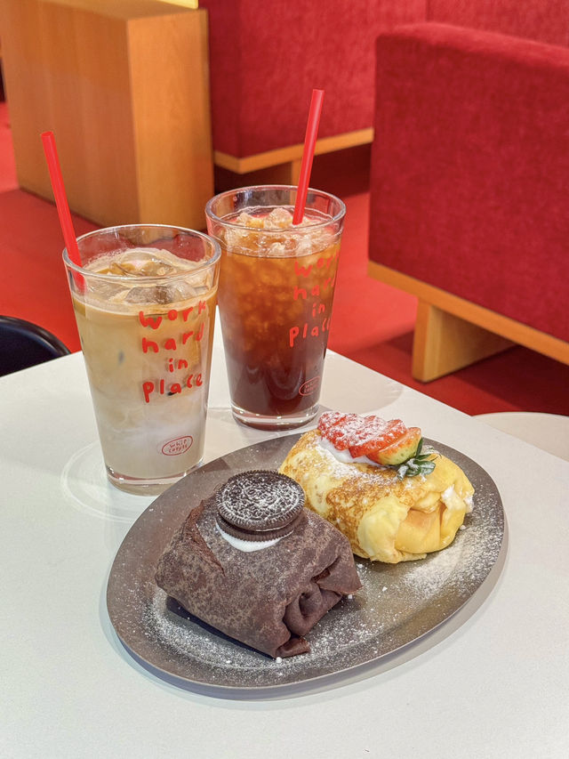 여기 청음관도, 전시관도, 미술관도 아니고 카페랍니다! 