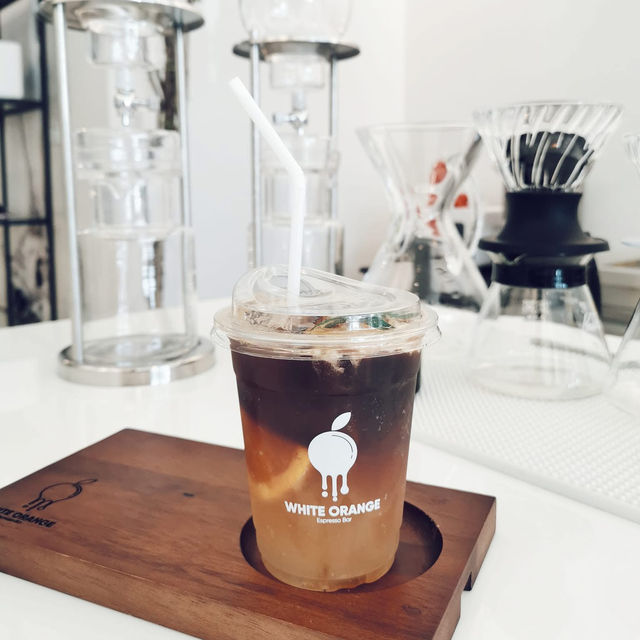 WHITE ORANGE ESPRESSO BAR 🪵