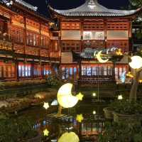 Autumn Whispers in Yu Garden