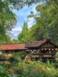 Chengdu: Ancient Engineering Wonders & Mountain Serenity