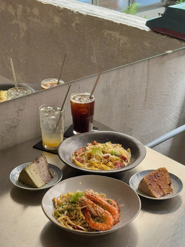 🍝 Syarikat Café, George Town: Where Retro Charm Meets Culinary Delight