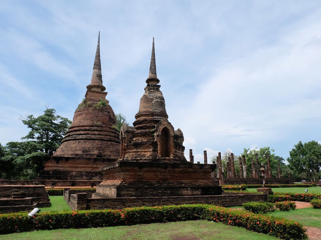 ปั่นจักรยาน ชมธรรมชาติและอุทยานประวัตศาสตร์สุโขทัย