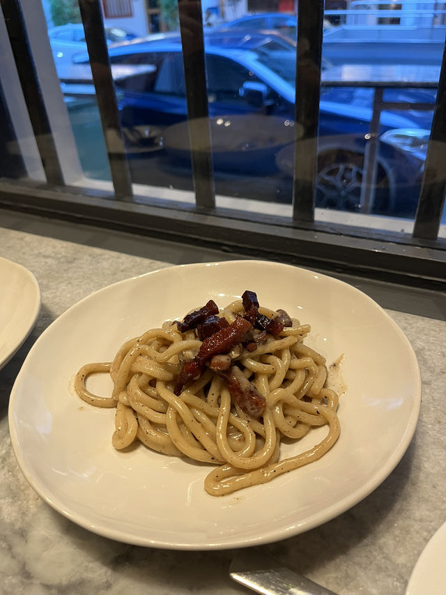 Viral Italian pasta bar 