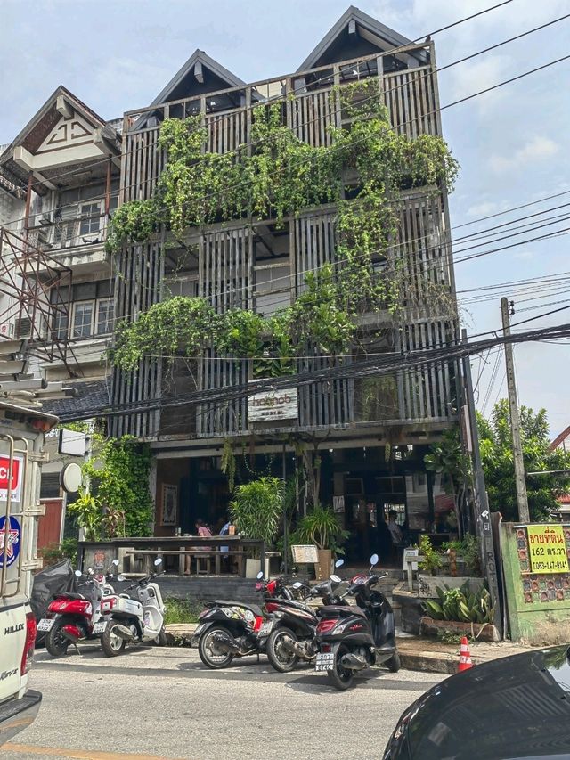 Zohng breakfast cafe & hostel