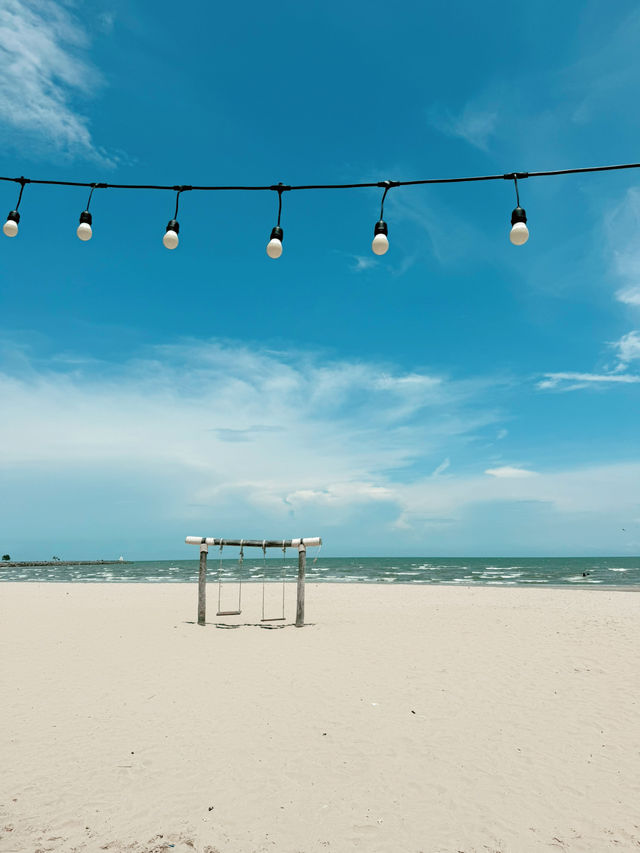 ร้านอร่อยริมหาดชะอำ เปิดมานานอร่อยเหมือนเดิม