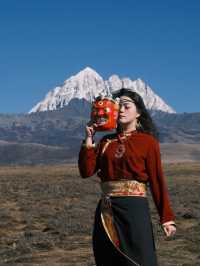 Trekking to Tagong Grassland in Traditional Tibetan Dress – A Photo Guide