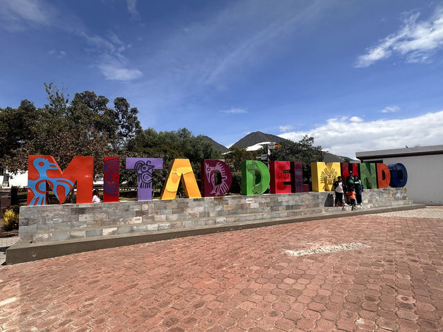 【Mitad del Mundo】赤道の国で、“世界の中心”に立つ。