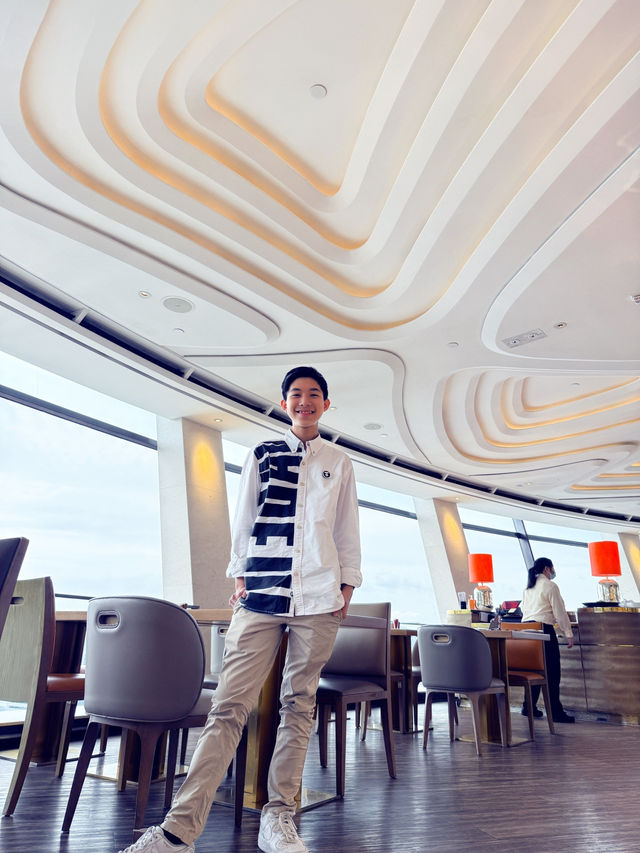 360°旋轉餐廳自助餐