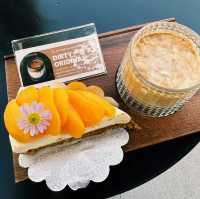 S-Curve Specialty Coffee : คาเฟ่สไตล์มินิมอล