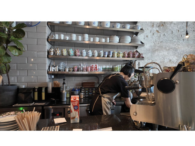 器が主役。香港で出会った美しすぎるカフェ「halfway coffee」