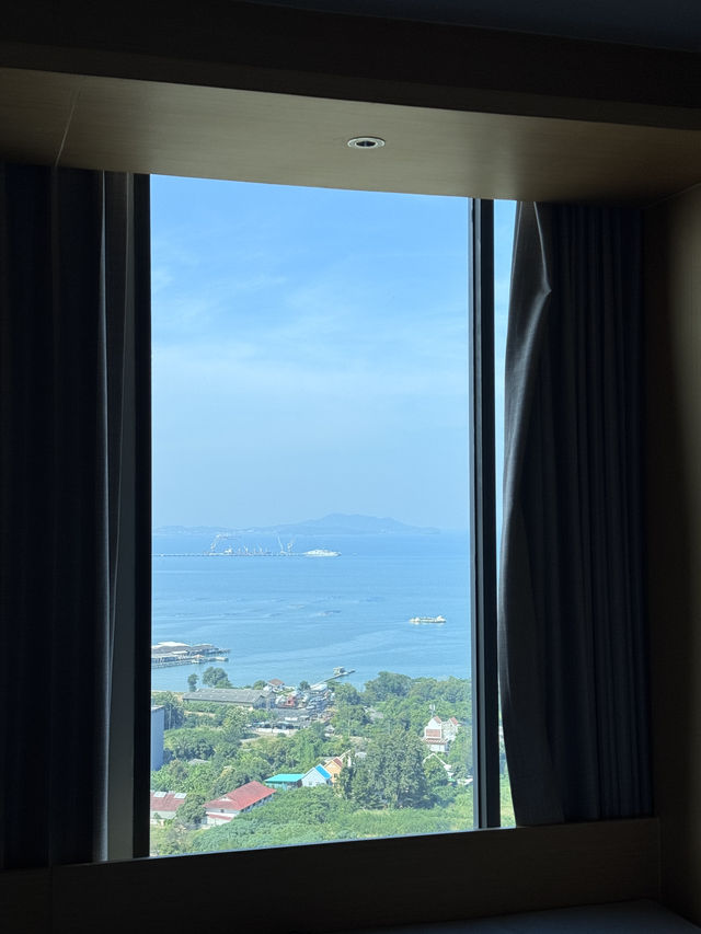 นอนชมวิวทะเลที่ Arize Hotel Sri Racha