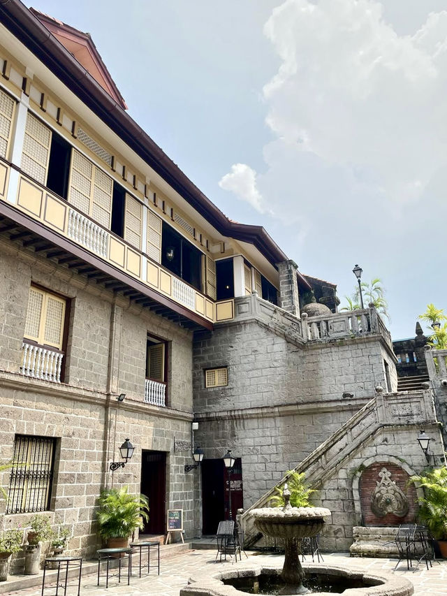 A Calm Day in Manila – Cobblestone Streets & Cathedral Quiet