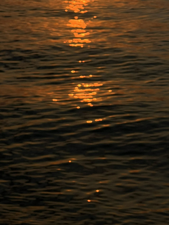 [ชลบุรี] 🌅 บรรยากาศ golden hour ที่หาดบางแสน
