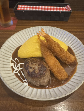【北九州美食】漢堡排最受歡迎︎︎鬆軟滑嫩歐姆蛋飯人氣咖啡廳