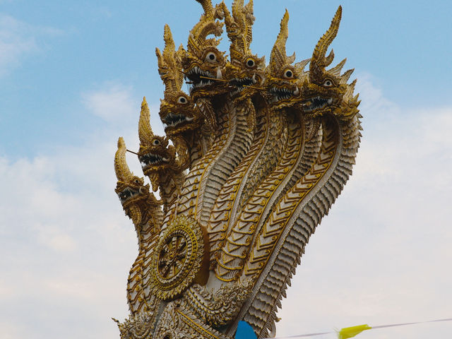 วัดเขาพลอย 