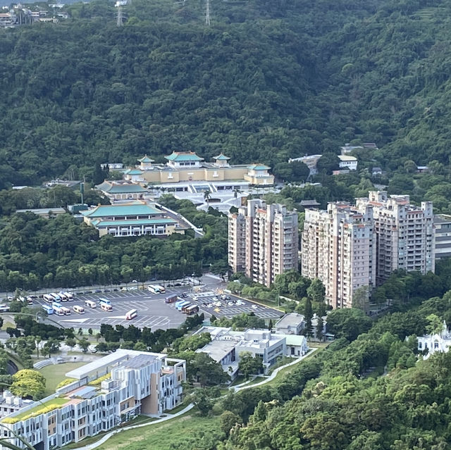 【台北靜謐山徑】漫步文間山｜城市邊緣的綠意秘境