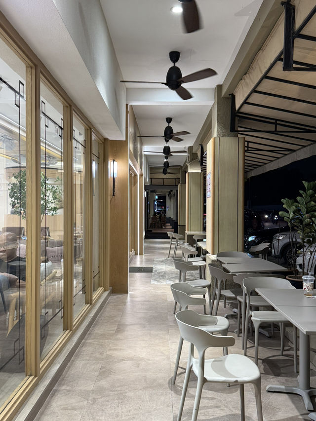 Premium outlet to enjoy a sip of tea