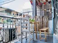 Sacred Lotus Cafe & Hostel (Phnom Penh)