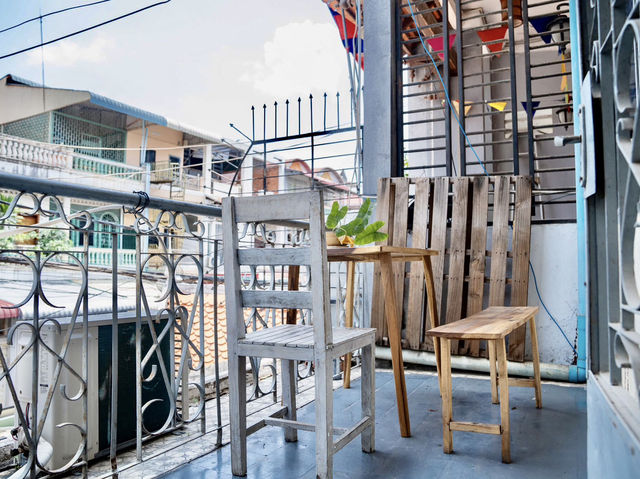 Sacred Lotus Cafe & Hostel (Phnom Penh)