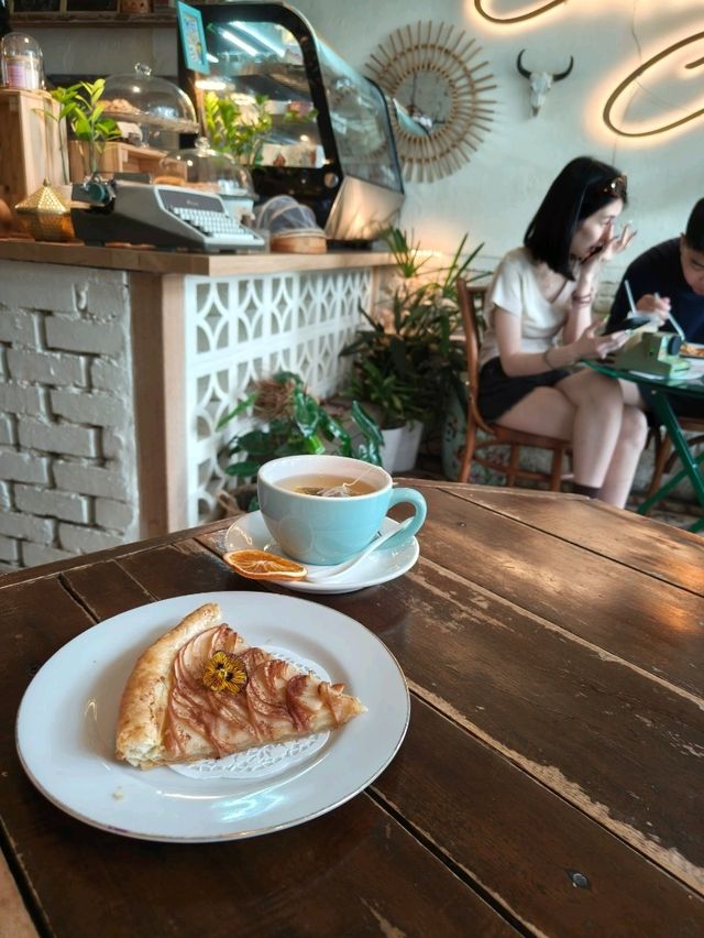 Calm Moments and Creamy Lattes