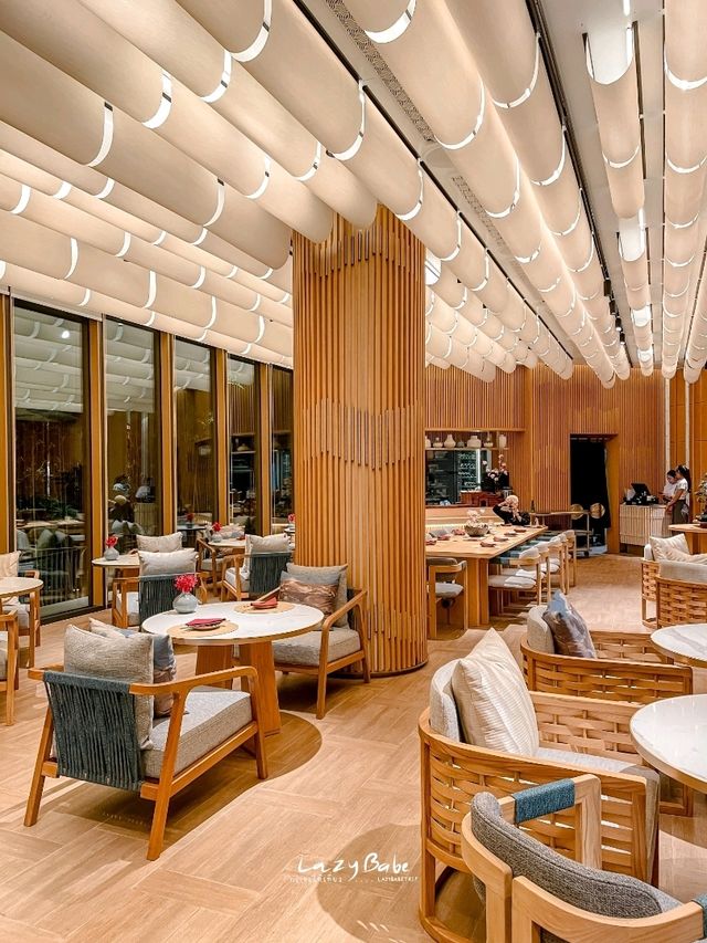 Den ห้องอาหารญี่ปุ่น รร Meliá อร่อย บรรยากาศสงบ
