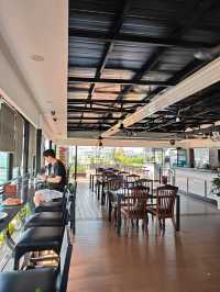 Ohana Hotel Review: Cozy Vibes with a View