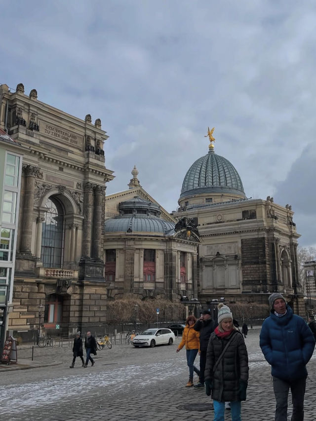 🏛芸術と歴史が息づく街！ドレスデン旧市街で優雅なひとときを🎼